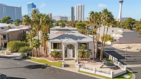 2834 Queens Courtyard DR, Las Vegas, NV 89109