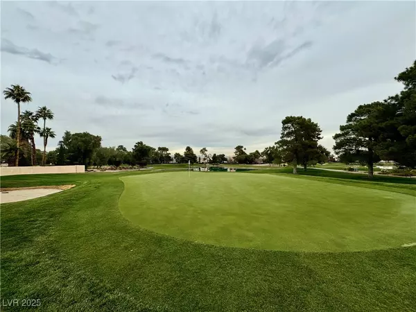 Las Vegas, NV 89109,2838 Geary PL #4006