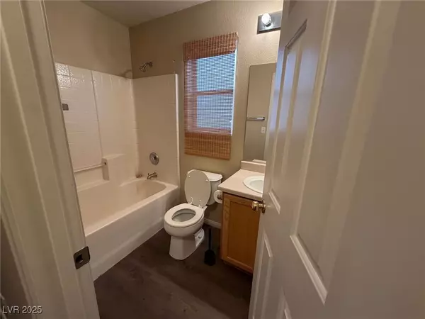 Las Vegas, NV 89147,4241 Ivory Nut ST