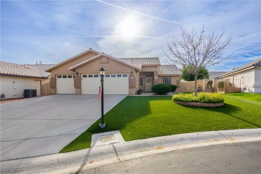 Las Vegas, NV 89130,5213 Palm View DR