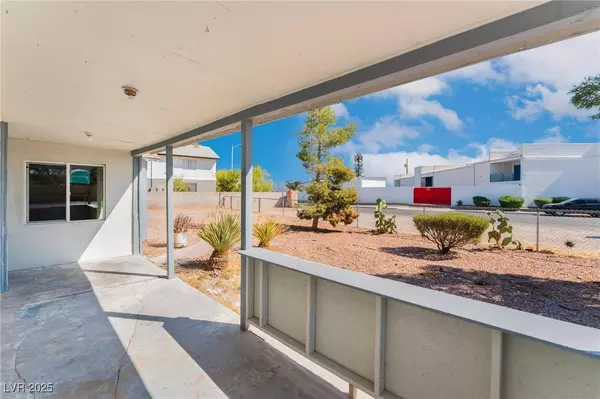 Las Vegas, NV 89108,1637 Sunset DR