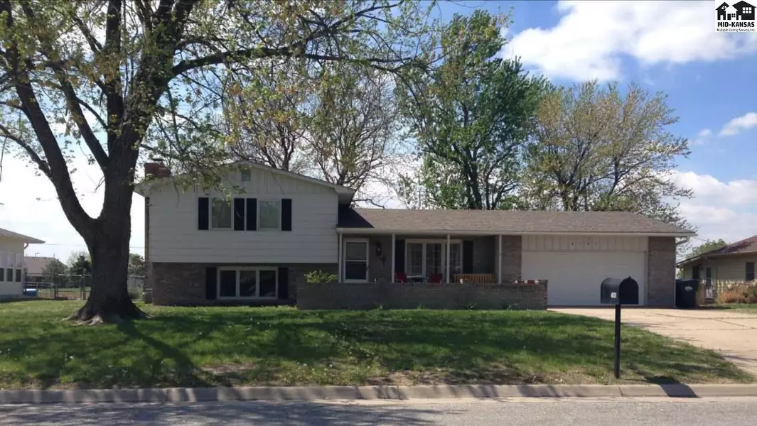 4101 Quivira Rd, Hutchinson, KS 67502