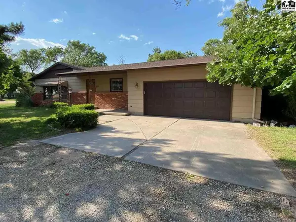 108 W South St, Windom, KS 67491