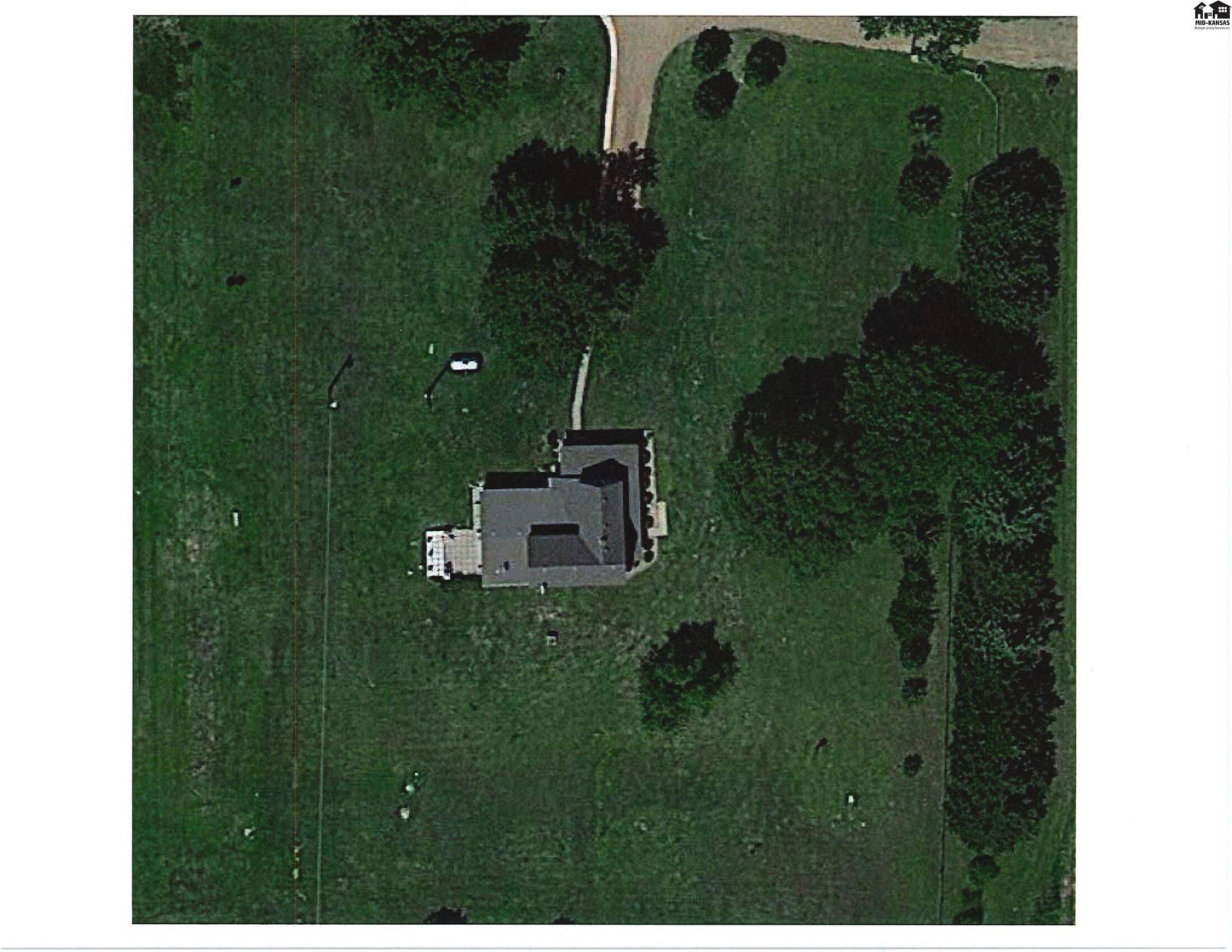 2492 Avenue V, Sterling, KS 67579