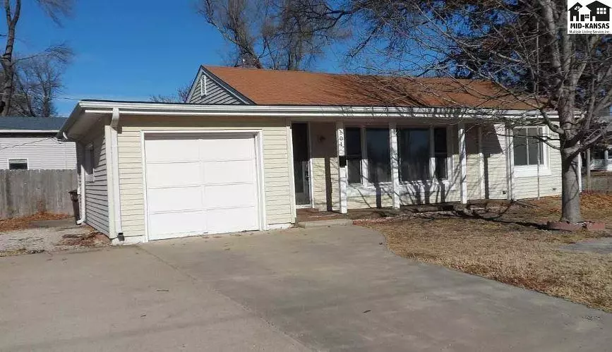 104 W Avenue C, Mcpherson, KS 67460