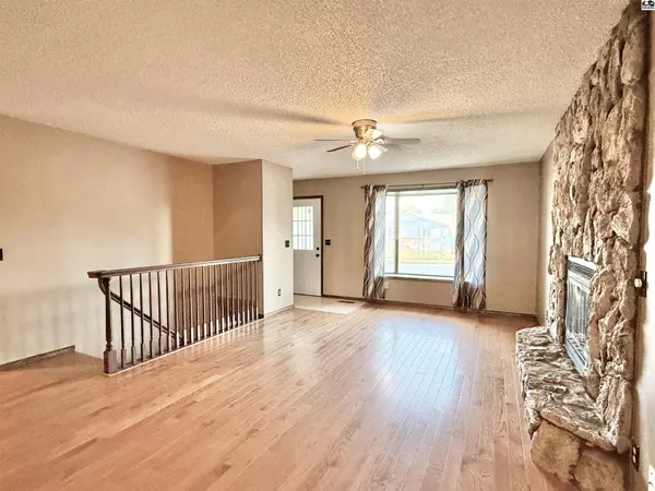 Hutchinson, KS 67502,1214 E 27th Ave