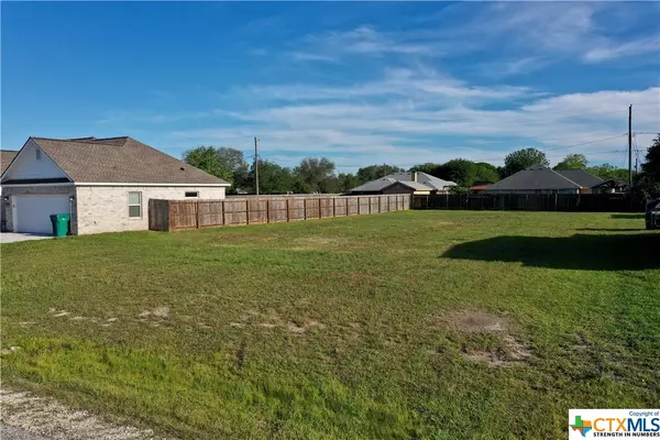 Victoria, TX 77905,309 Blue Jay Loop