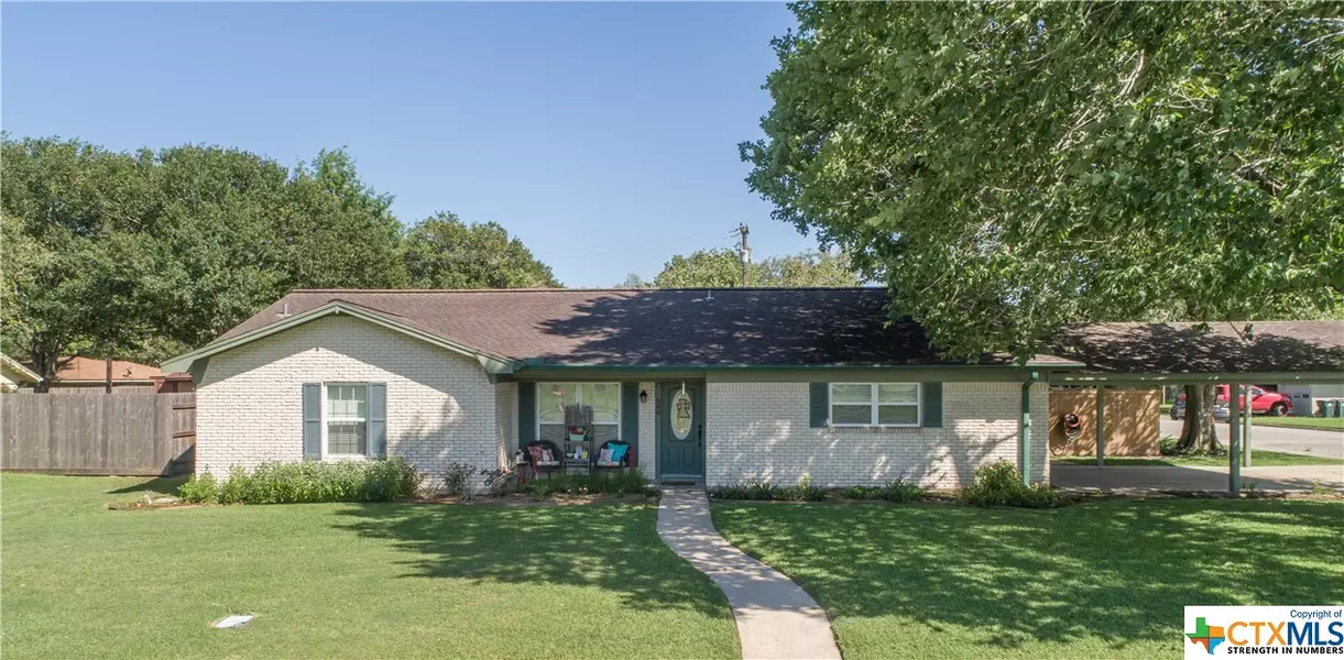 509 Dugger ST, Edna, TX 77957