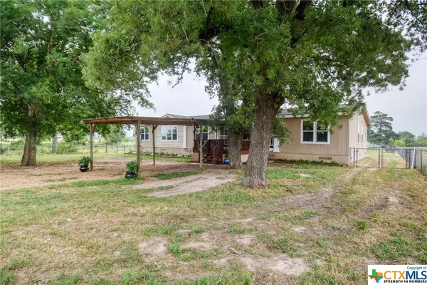 1048 County Road 111, Giddings, TX 78942