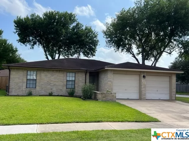 101 Queenswood TRL, Victoria, TX 77901