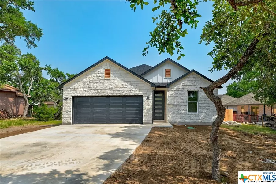 8 Flaming Cliff RD, Wimberley, TX 78676