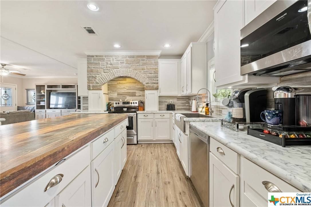 216 Ponderosa LOOP, Paige, TX 78659
