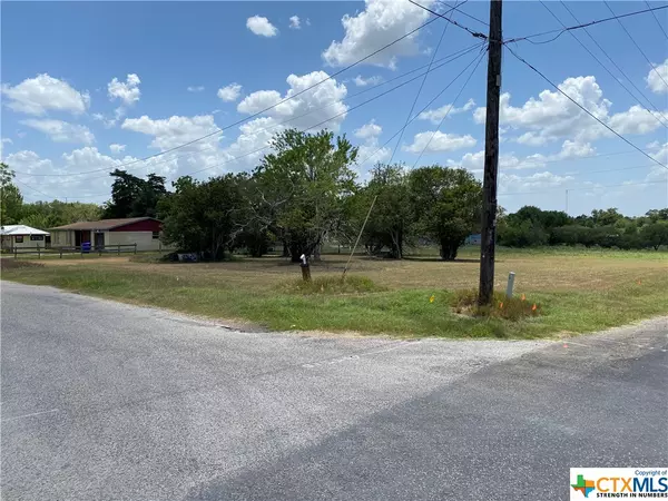 814 Baldwin ST, Yoakum, TX 77995