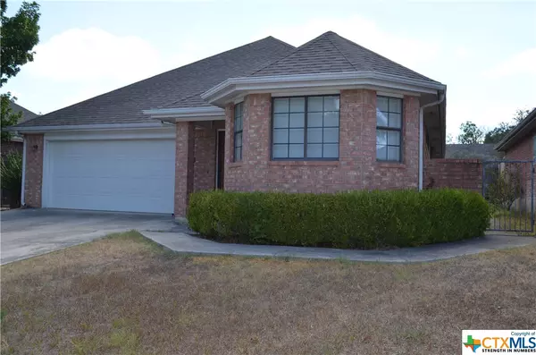 774 E Cedar Pkwy, Seguin, TX 78155