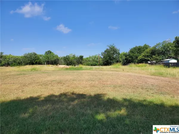802 River Oak DR, Seguin, TX 78155
