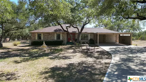 975 River Cliff DR, Canyon Lake, TX 78133