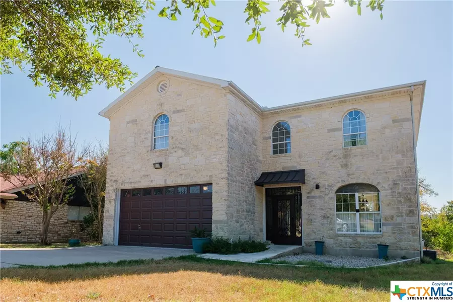 159 Champions CIR, Wimberley, TX 78676