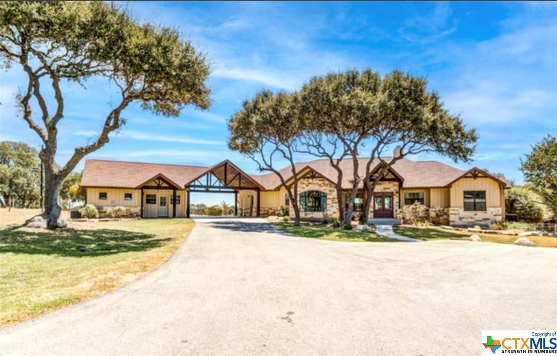 327 Fm 474, Boerne, TX 78006