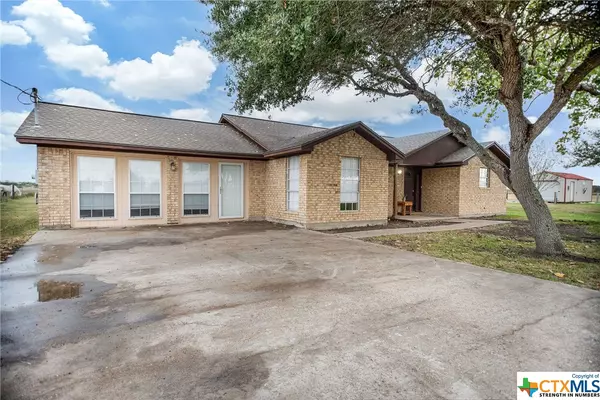 346 Sweetwater RD, Port Lavaca, TX 77979