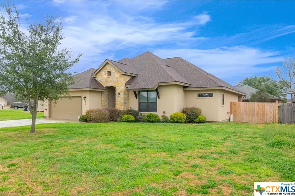 825 Saint James,  Seguin,  TX 78155
