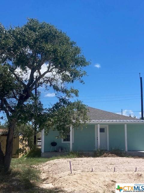 35 Redfish DR, Rockport, TX 78382
