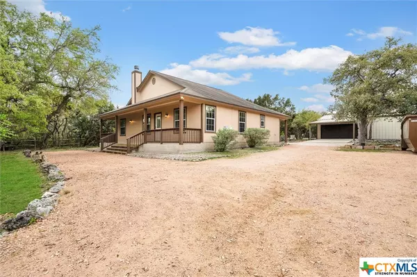 1090 Persimmon PASS, Fischer, TX 78623