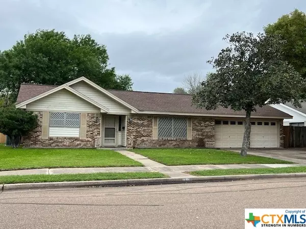 402 Banbury LN, Victoria, TX 77904