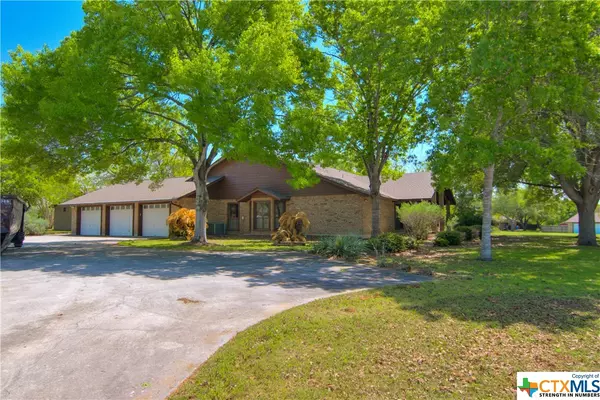 Seguin, TX 78155,225 Wingate CT
