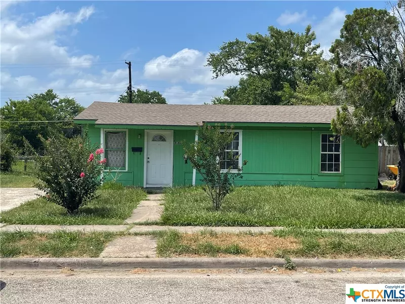 3106 Oaklawn ST, Victoria, TX 77901