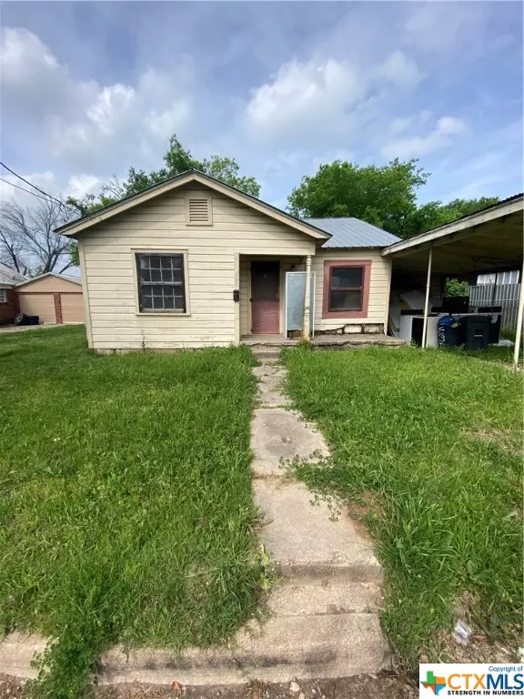 111 N 16th ST, Gatesville, TX 76528