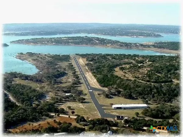 900 Hancock RD, Canyon Lake, TX 78133
