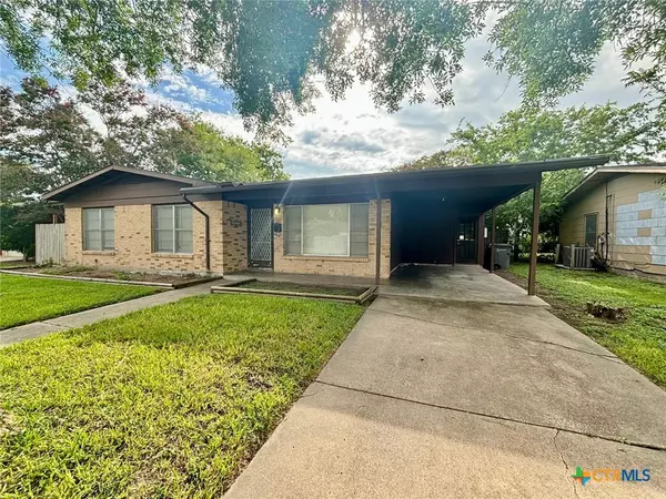 Victoria, TX 77904,5203 Lilac LN