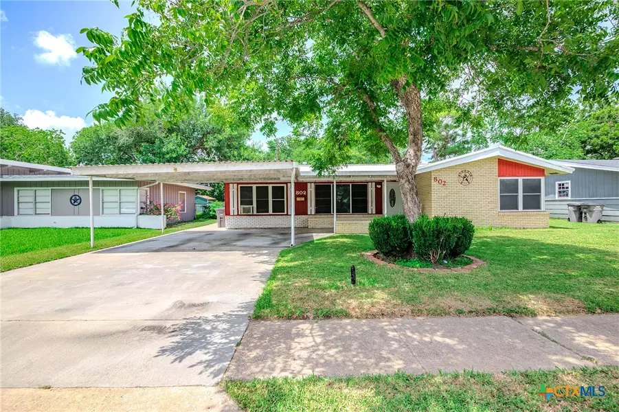 802 Morning Glory LN, Victoria, TX 77904