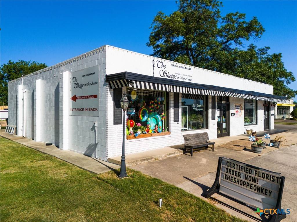 Lampasas, TX 76550,904 S Key AVE