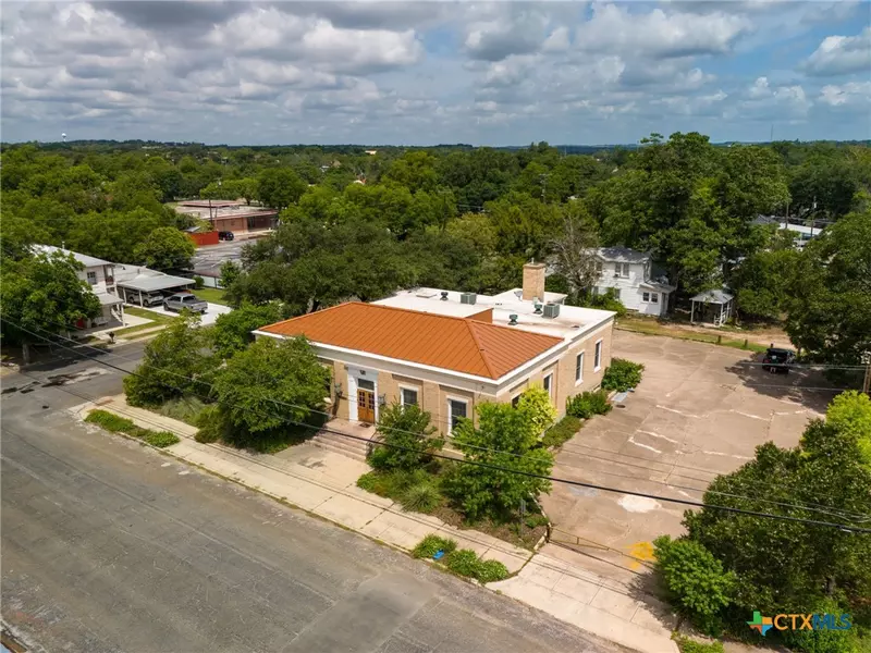 401 E 2nd ST, Lampasas, TX 76550