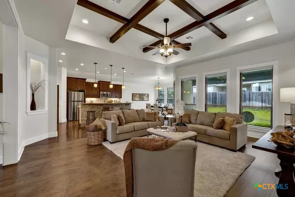 2716 Crest RDG,  New Braunfels,  TX 78132