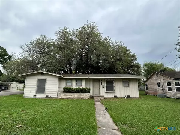 1311 E Park AVE, Victoria, TX 77901