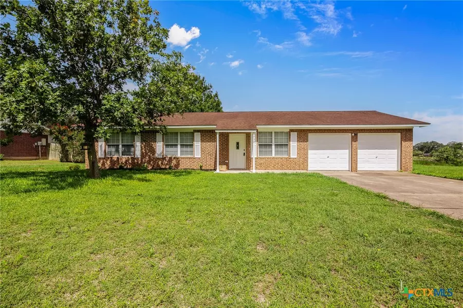 939 N San Patricio ST, Goliad, TX 77963