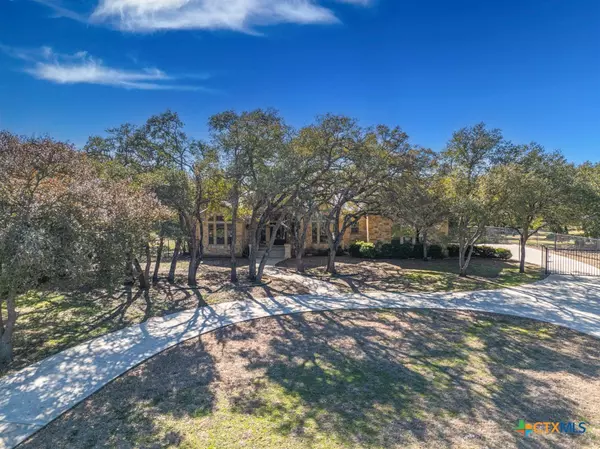 197 Falling HLS, New Braunfels, TX 78132