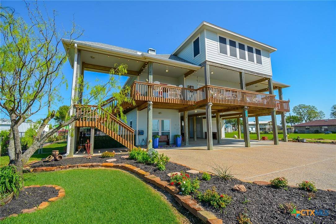 1465 W Bayshore DR, Palacios, TX 77465