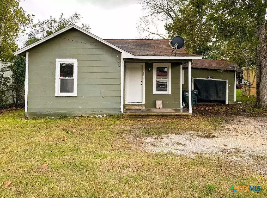 Edna, TX 77957,623 S Wells ST