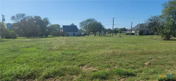 205-207 W Baltimore AVE, Seadrift, TX 77983