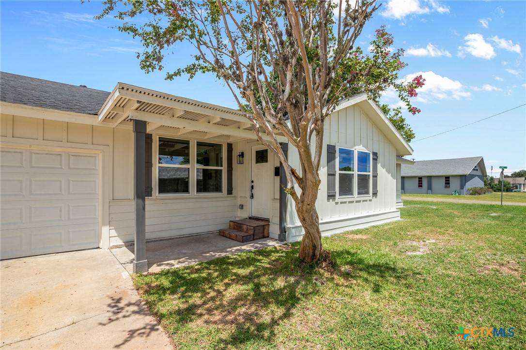 402 W Depot ST, Refugio, TX 78377