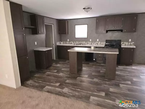 Elmendorf, TX 78112,22811 Copper Canyon DR