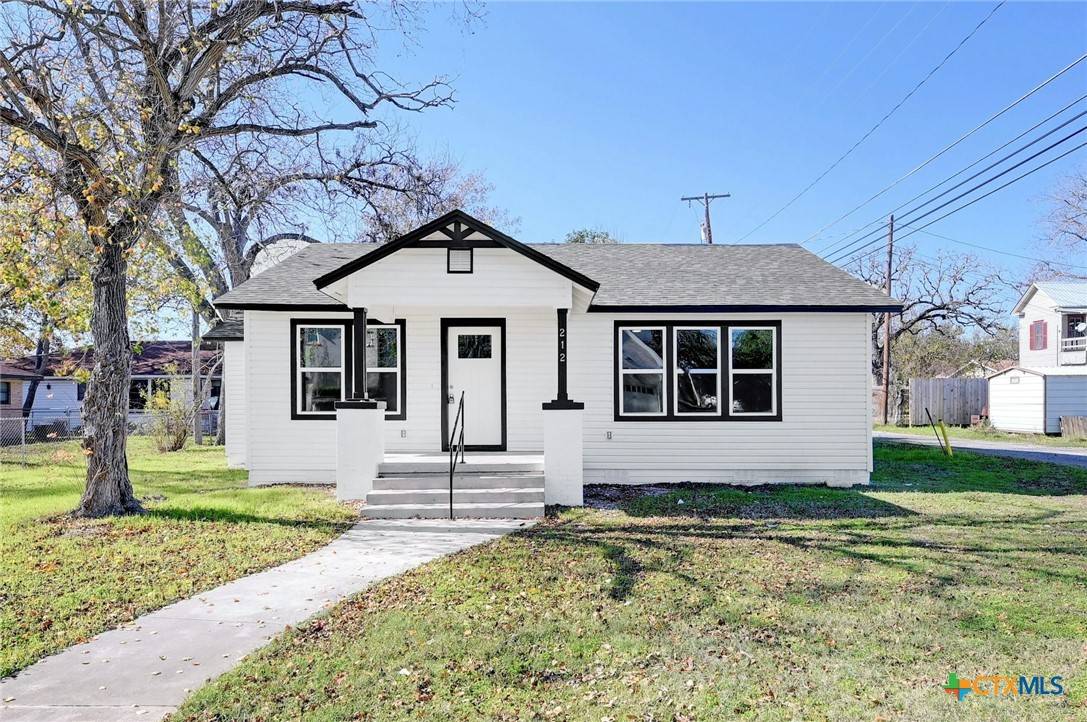 Luling, TX 78648,212 S Walnut AVE