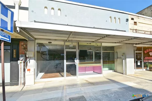 106 N Austin ST, Seguin, TX 78155
