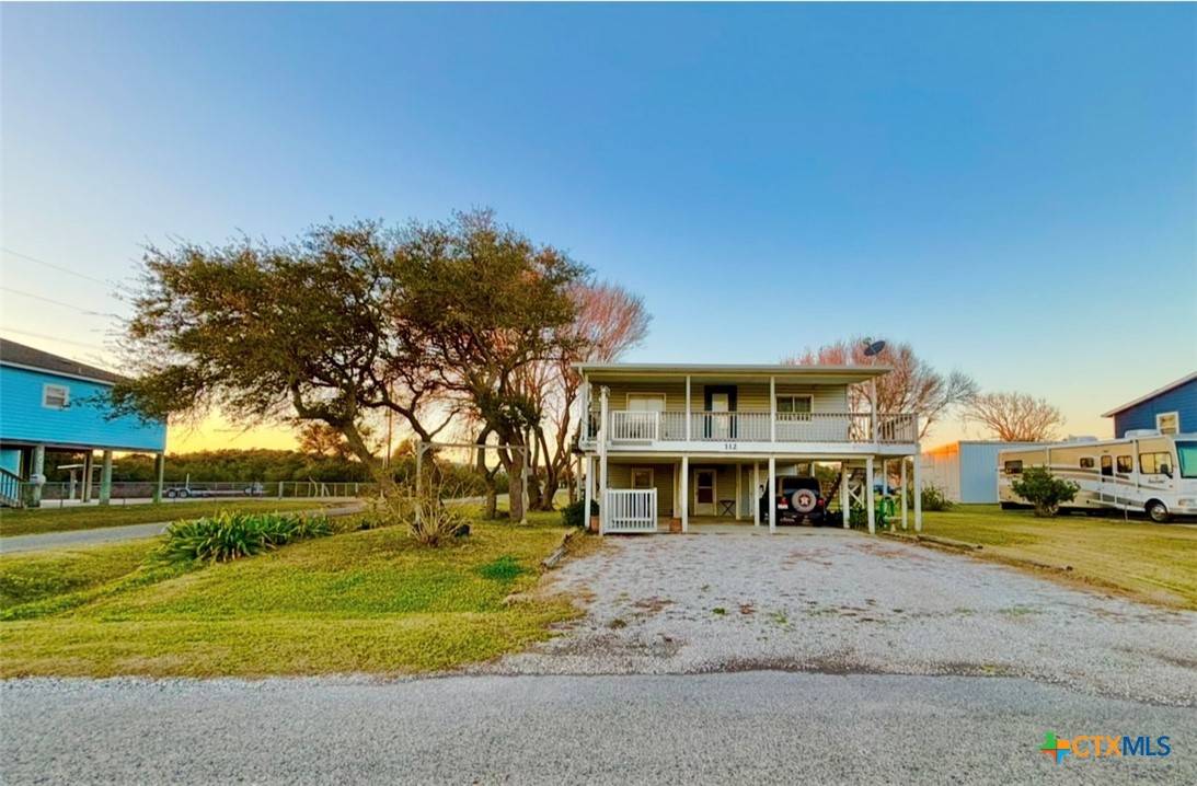 112 W Jackson AVE, Port O'connor, TX 77982