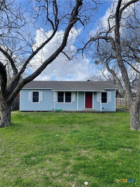 1205 N East ST, Edna, TX 77957