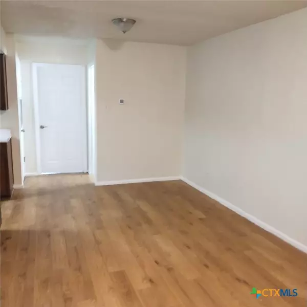Seguin, TX 78155,300 Milam ST #3
