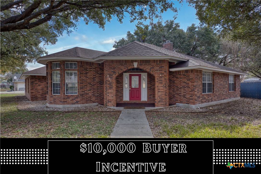 607 Topaz AVE, Seguin, TX 78155